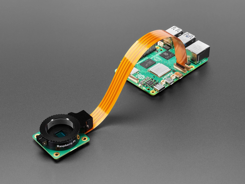 ตำแหน่งการเสียบสายแพระหว่าง pi กับ hq camera ที่ถูกต้อง 